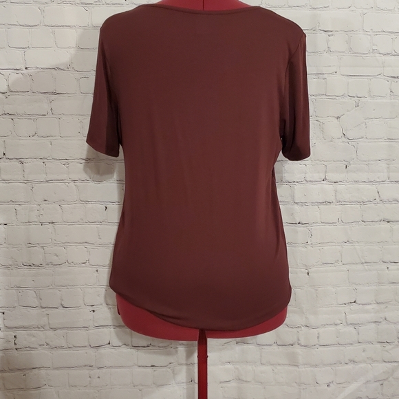 *Free add-on with  a purchase* Purple Old Navy t-shirt - Picture 4 of 5